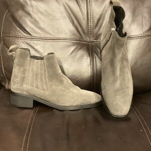 Aquatalia Gray Suede Ankle Boots, Size 8.5M